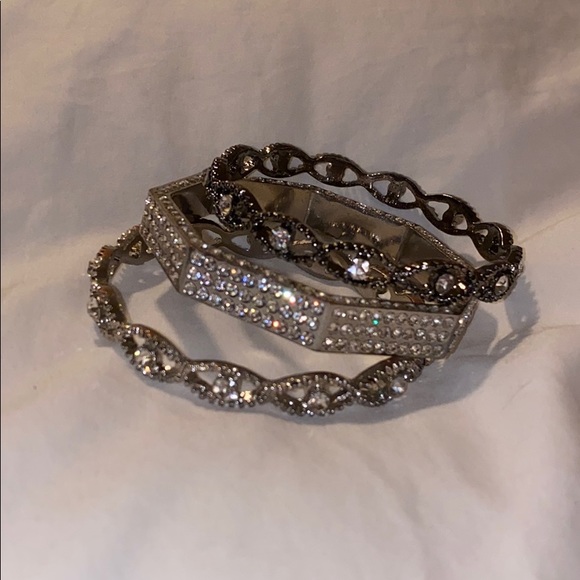 💎bebe Silver Tone Rhinestone Bangle Set - Picture 7 of 11